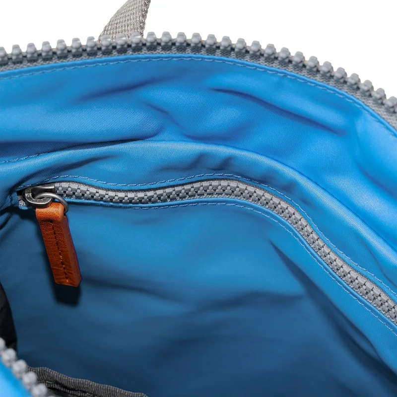 ROKA Bantry B Seaport Kleine Tasche aus recyceltem Nylon