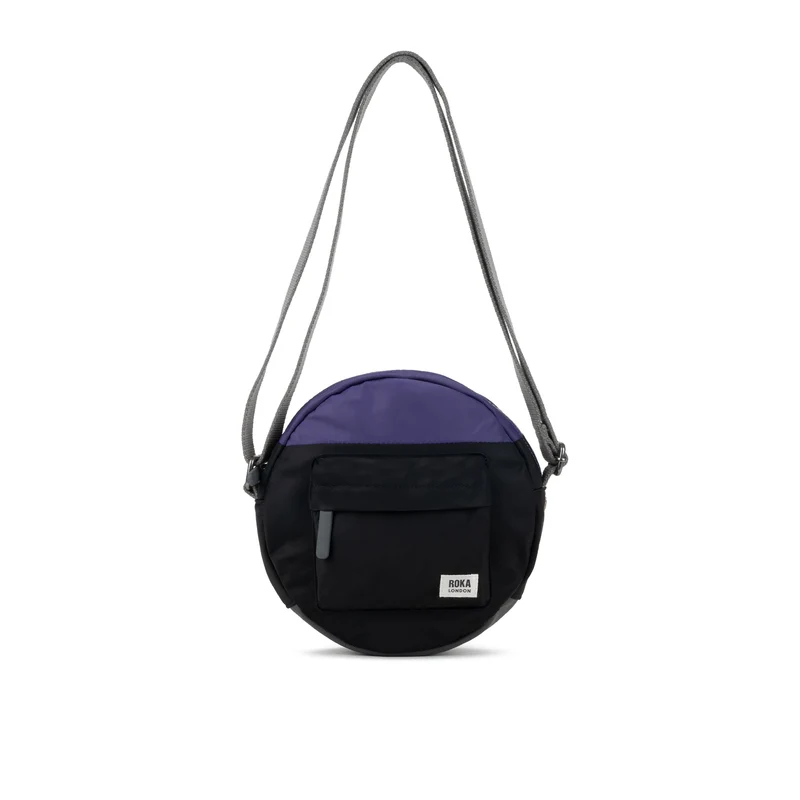 ROKA Kreativer Abfall Paddington B Schwarz / Mulberry Kleine Tasche aus recyceltem Nylon