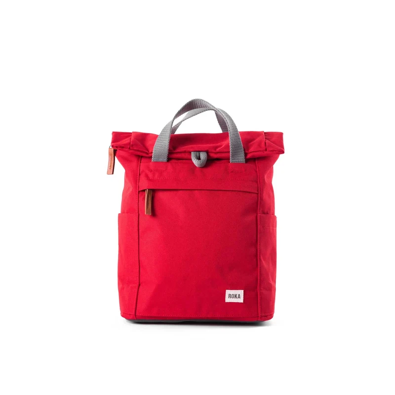 ROKA Finchley Eine kleine Tasche aus recyceltem Canvas in Marsrot