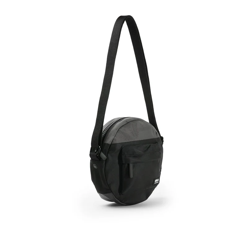 ROKA Kreativer Abfall Paddington B Schwarz / Graphit Kleine Tasche aus recyceltem Nylon