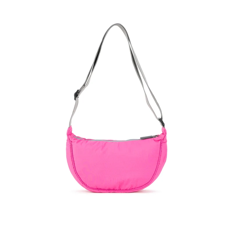 ROKA Farringdon Tasche aus recyceltem Taslon in leuchtendem Pink