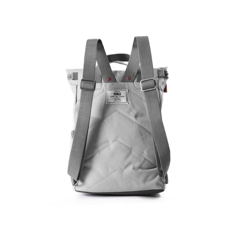 ROKA Finchley Eine mittelgroße Tasche aus recyceltem Canvas mit Nebelmotiv