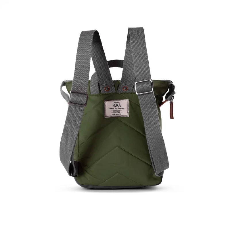 ROKA Bantry B Avocado Kleine Tasche aus recyceltem Nylon