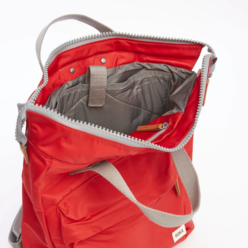 ROKA Bantry B Cranberry Medium Tasche aus recyceltem Nylon