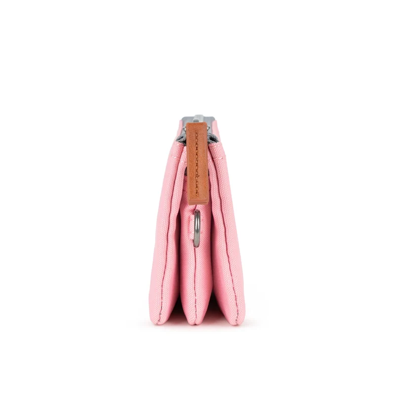ROKA Carnaby Kleine Handtasche aus recyceltem Canvas mit Rosenmuster
