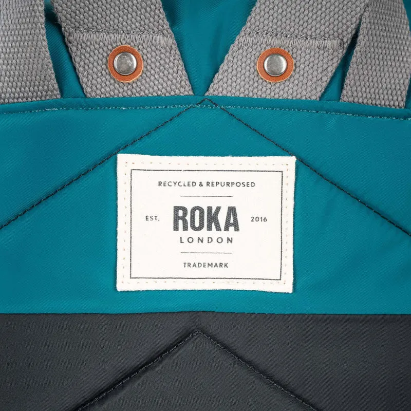 ROKA Kreativer Abfall Canfield B Marine/Schwarze kleine Tasche aus recyceltem Nylon