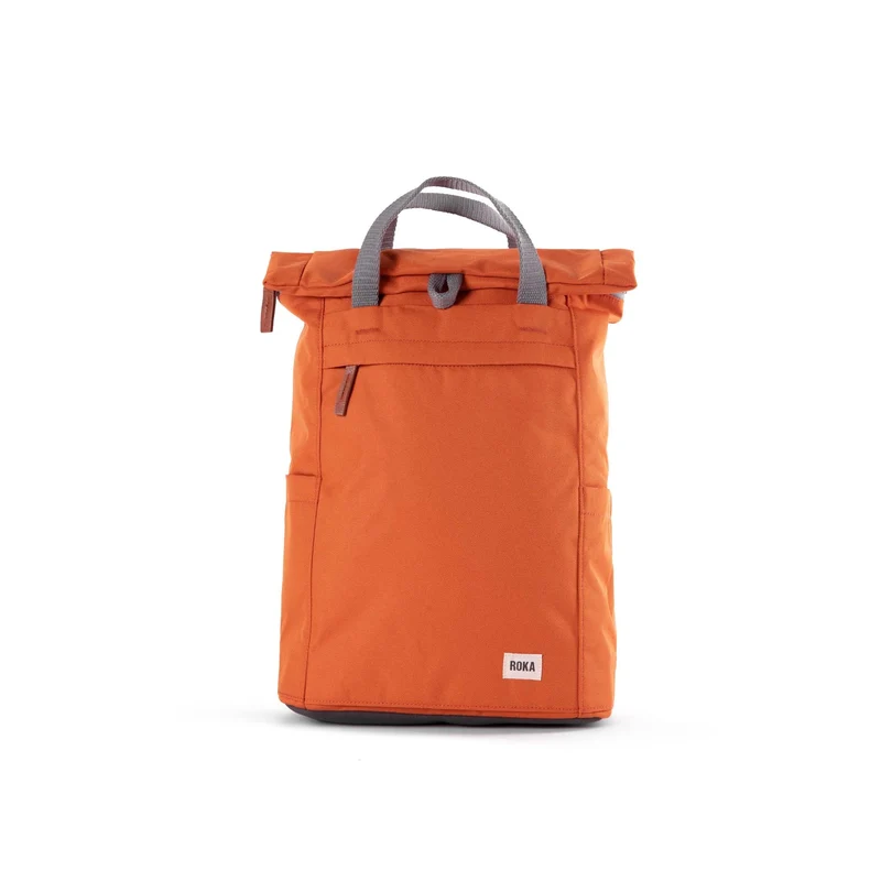 ROKA Finchley Eine mittelgroße Tasche aus recyceltem Canvas in Atomic Orange