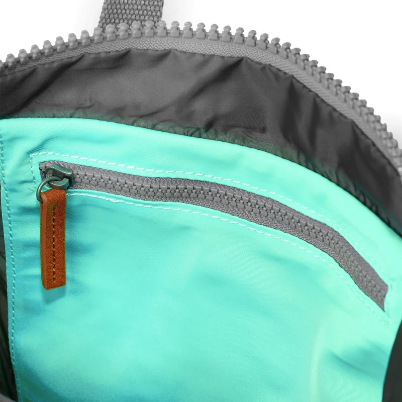 ROKA Canfield B Capri Medium Tasche aus recyceltem Nylon