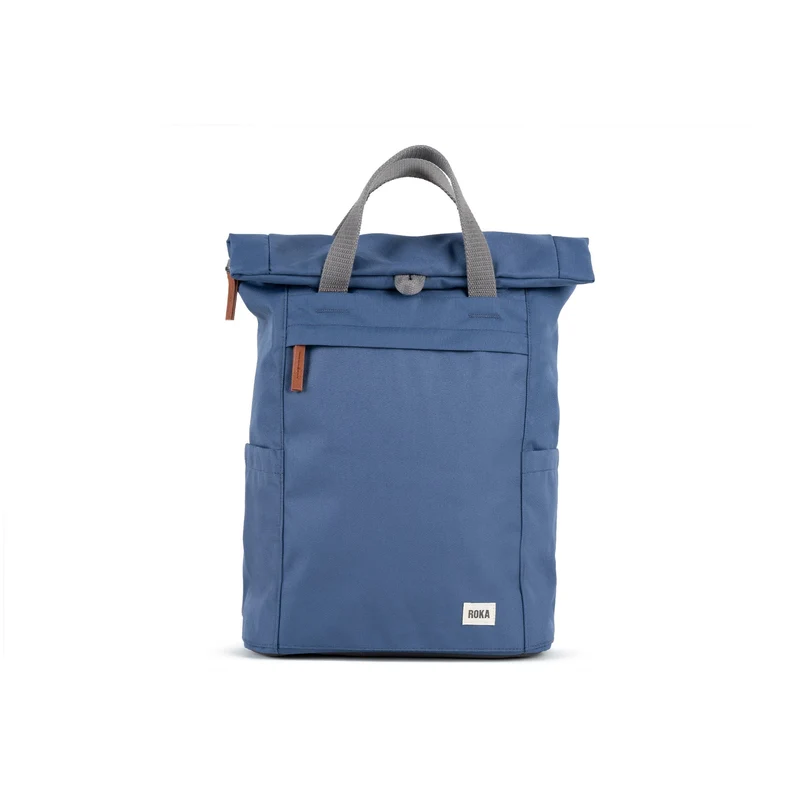 ROKA Finchley Eine mittelgroße Tasche aus recyceltem Canvas in der Farbe Burnt Blue
