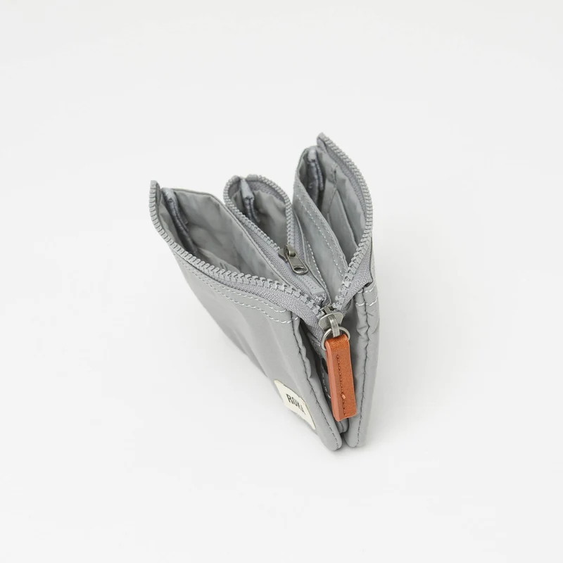 ROKA Carnaby Kleine graue Handtasche