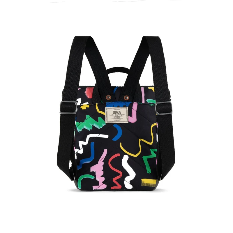 ROKA Bantry Kleine Tasche aus recyceltem Canvas mit Kritzelmuster