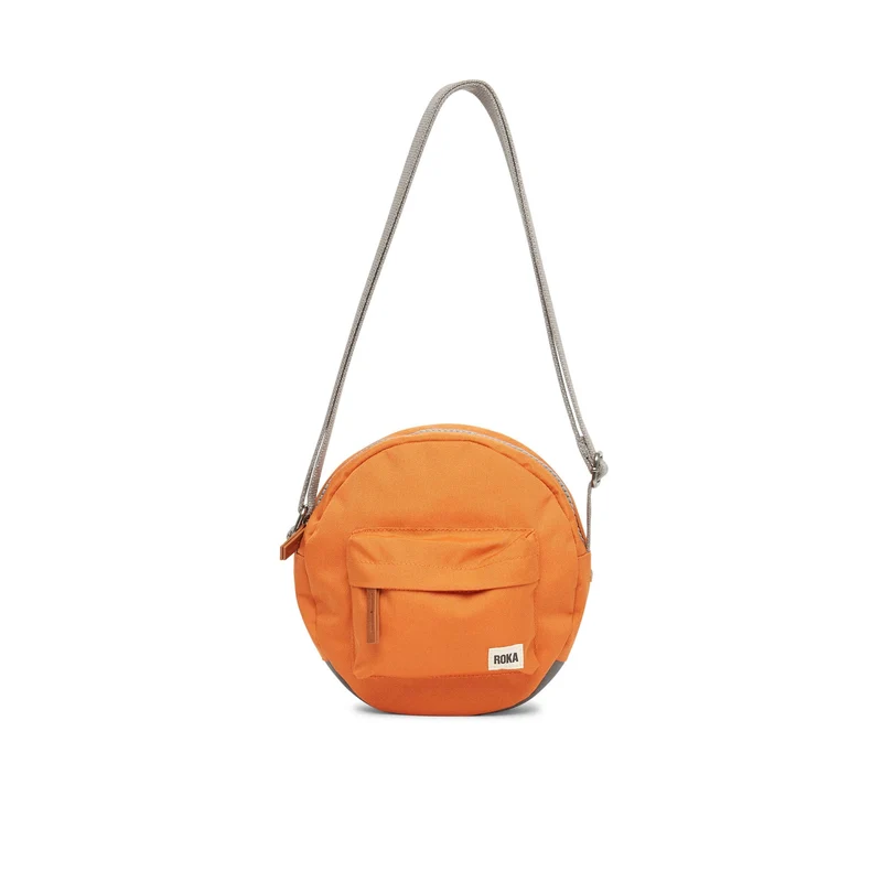 ROKA Paddington Kleine Tasche aus recyceltem Canvas, Atomic Orange
