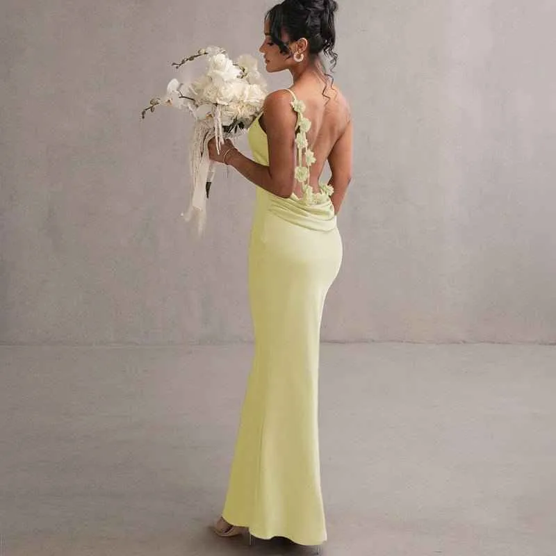 Amélie – Rückenfreies Maxikleid mit floraler Verzierung