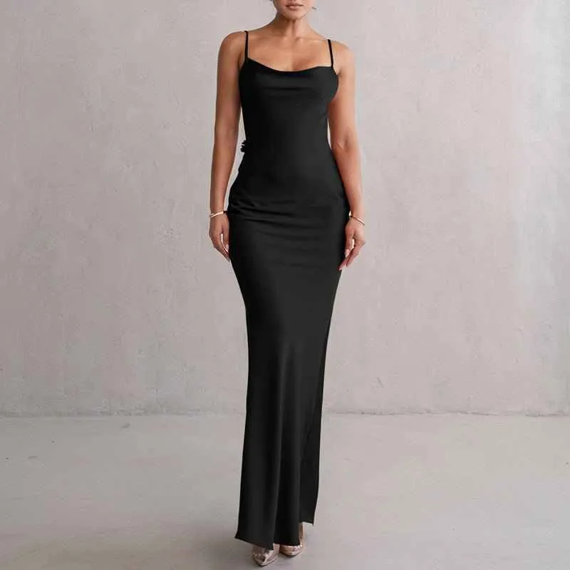 Amélie – Rückenfreies Maxikleid mit floraler Verzierung