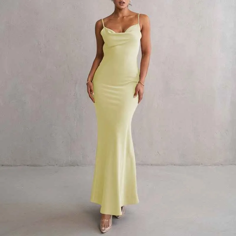 Amélie – Rückenfreies Maxikleid mit floraler Verzierung