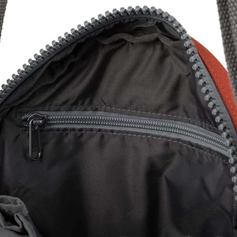ROKA Kreativer Abfall Paddington B Imperial Purple / Rooibos Einheitsgröße Recycelte Canvas-Tasche