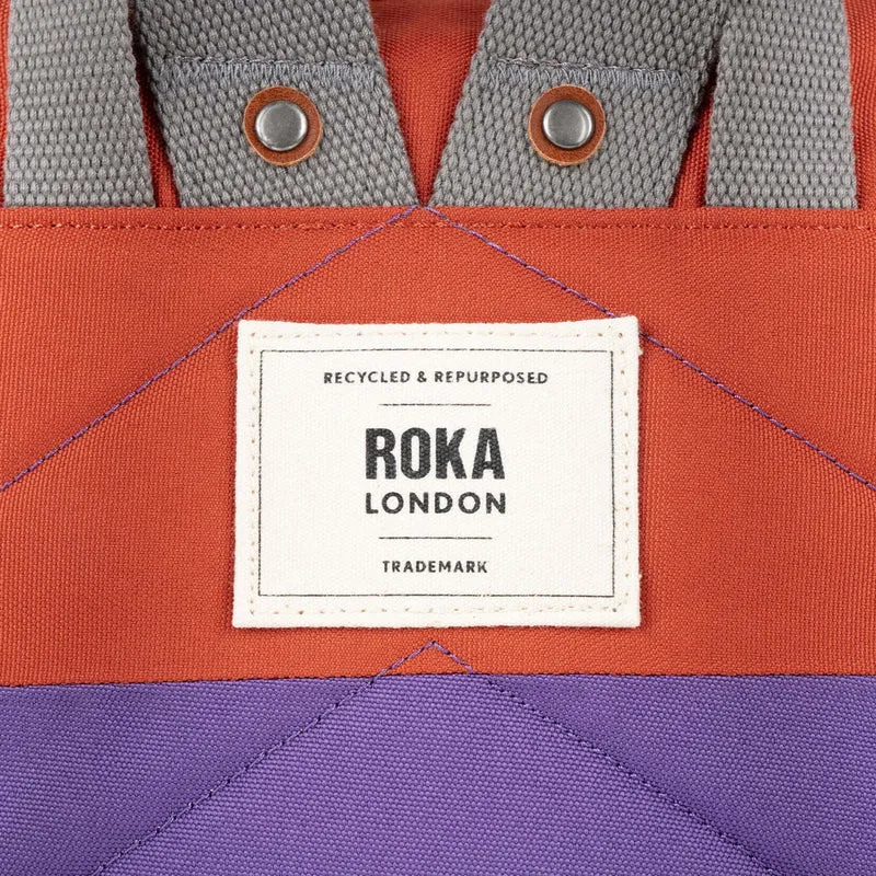ROKA Kreativer Abfall Bantry B Imperial Purple/Rooibos Kleine Tasche aus recyceltem Canvas