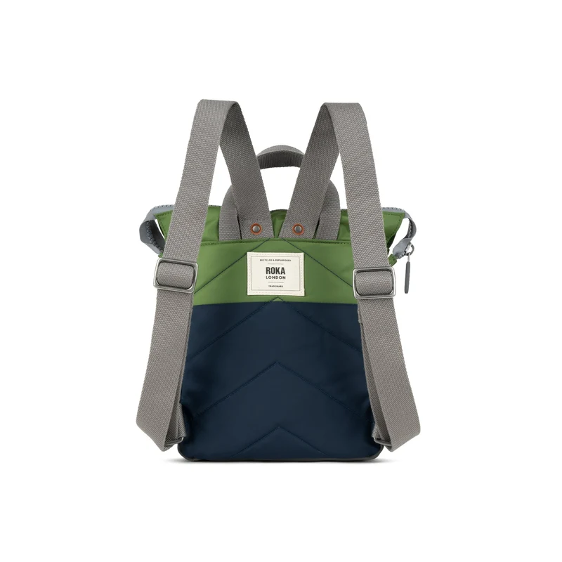 ROKA Kreativer Abfall Bantry B Midnight/Avocado Kleine Tasche aus recyceltem Nylon