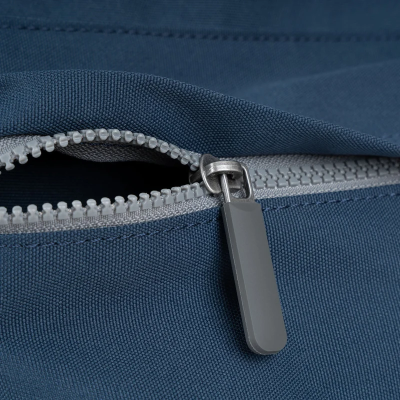 ROKA Trafalgar B Deep Blue Tasche aus recyceltem Canvas