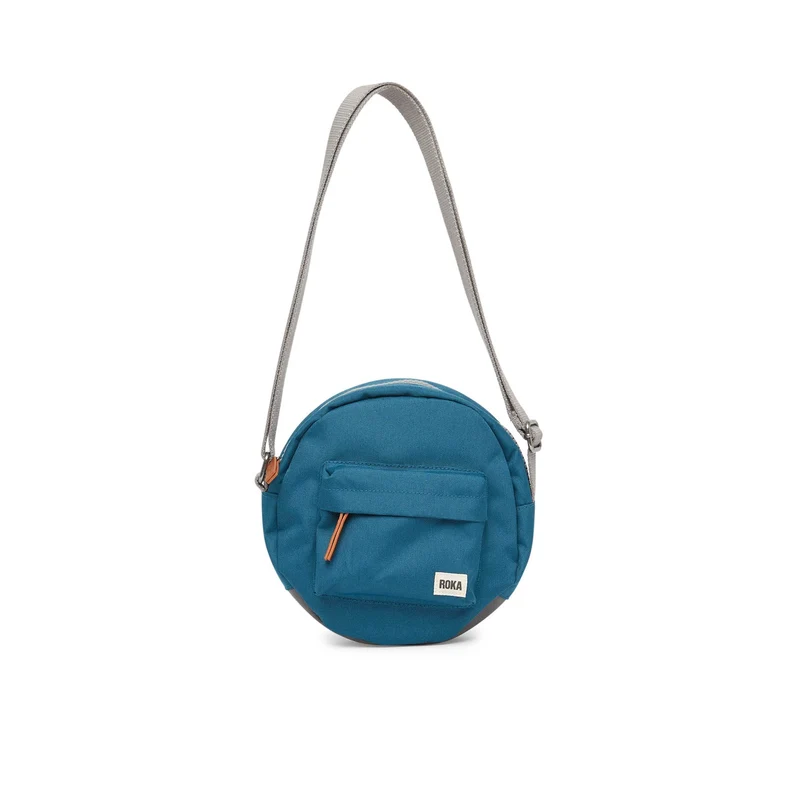 ROKA Paddington B Marine Kleine Tasche aus recyceltem Canvas