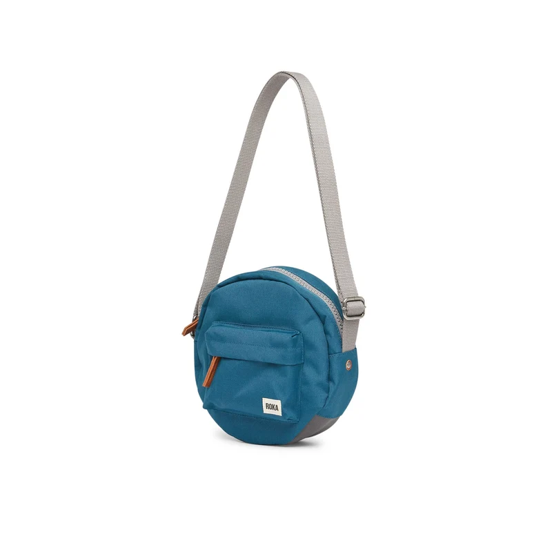 ROKA Paddington B Marine Kleine Tasche aus recyceltem Canvas