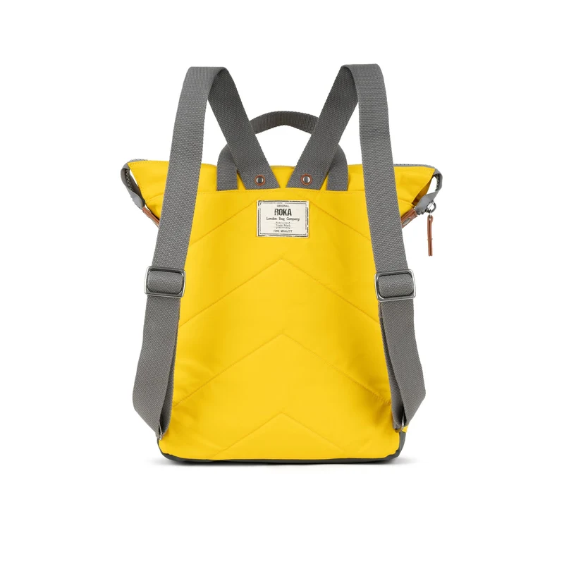 ROKA Bantry B Senfgelbe, mittelgroße Tasche aus recyceltem Nylon