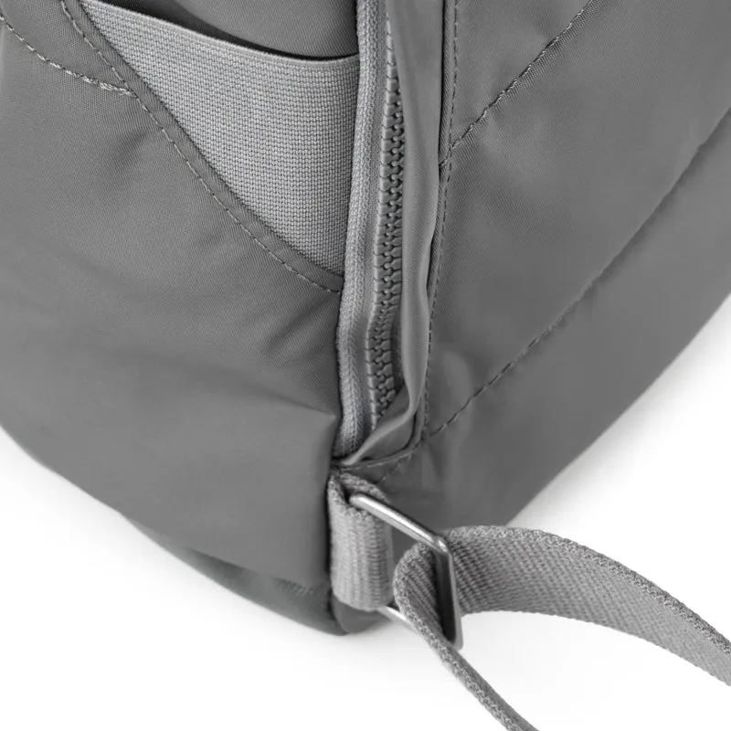 ROKA Kreativer Abfall Canfield B Graphit/Spearmint Medium Recycling-Nylonbeutel