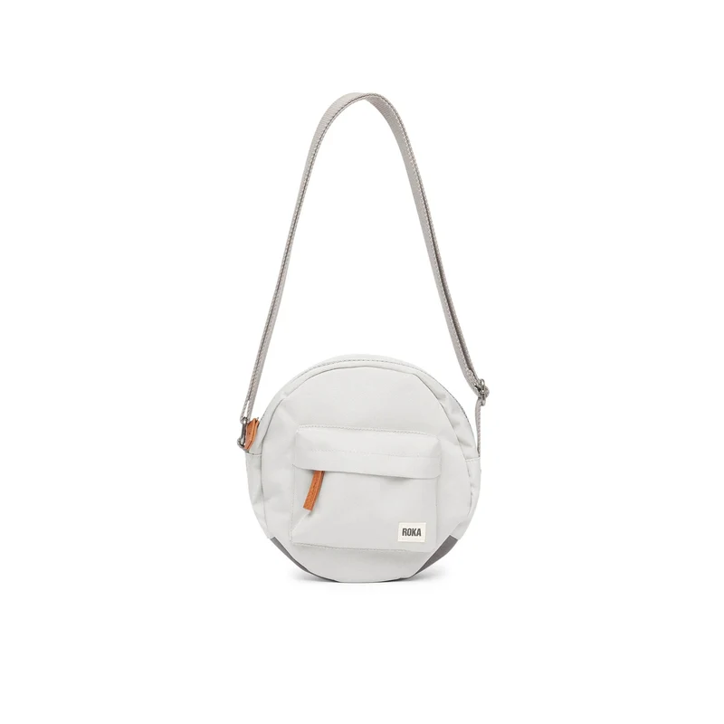 ROKA Paddington B Mist Kleine Tasche aus recyceltem Canvas