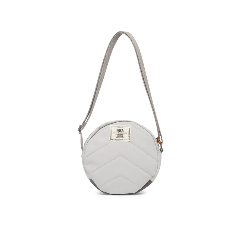 ROKA Paddington B Mist Kleine Tasche aus recyceltem Canvas