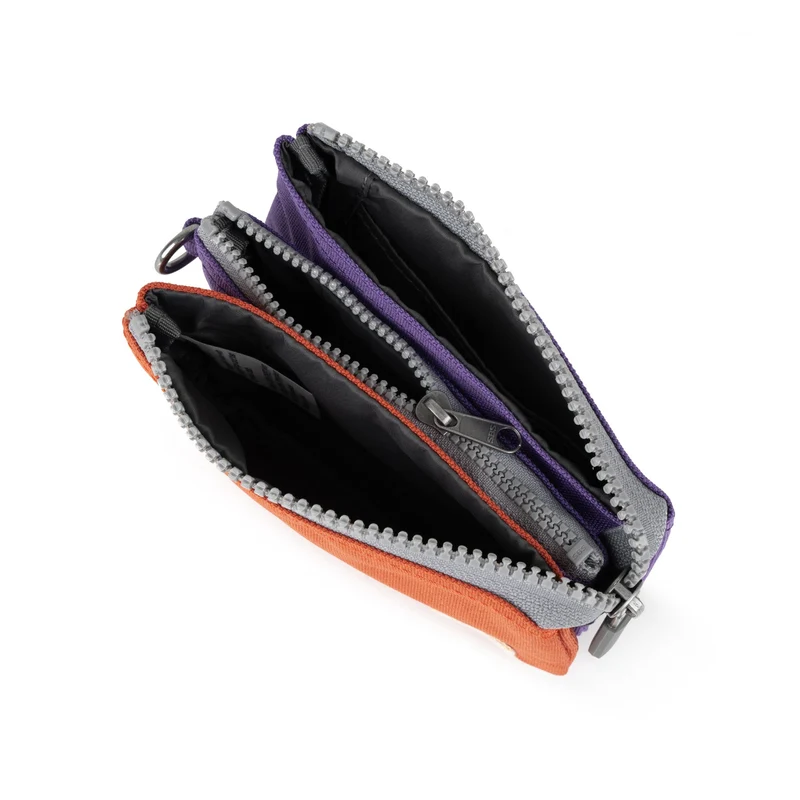 ROKA Kreativer Abfall Carnaby Kleine Handtasche aus recyceltem Canvas in Imperial Purple/Rooibos