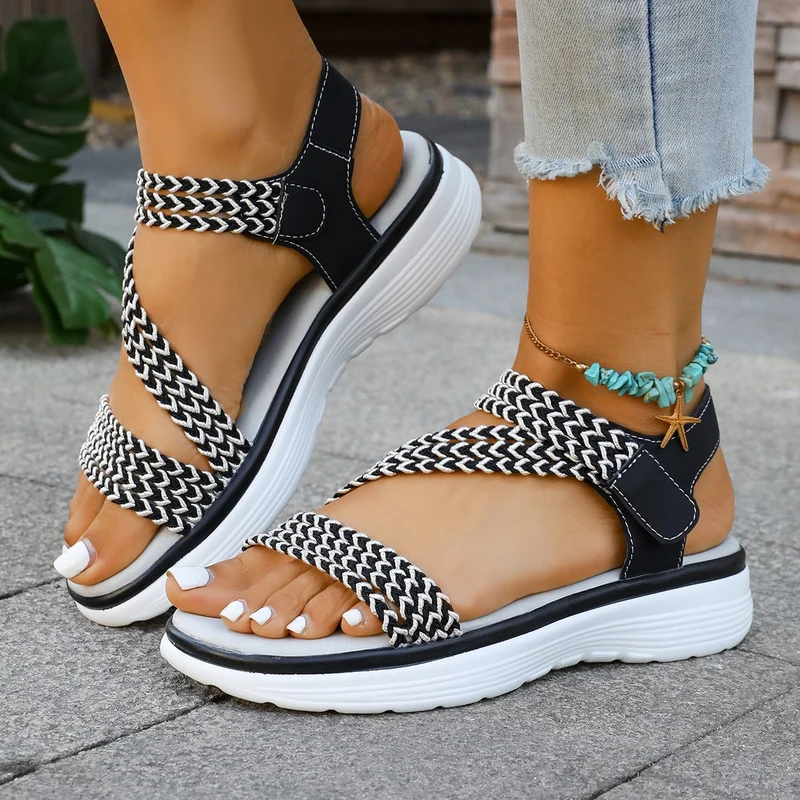 Plateau Sandalen mit Muster-Riemen