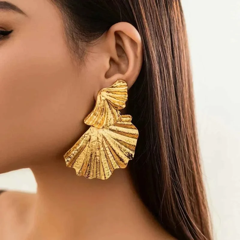 Melina – Damenohrringe mit strukturierter Fächerform im Statement-Design