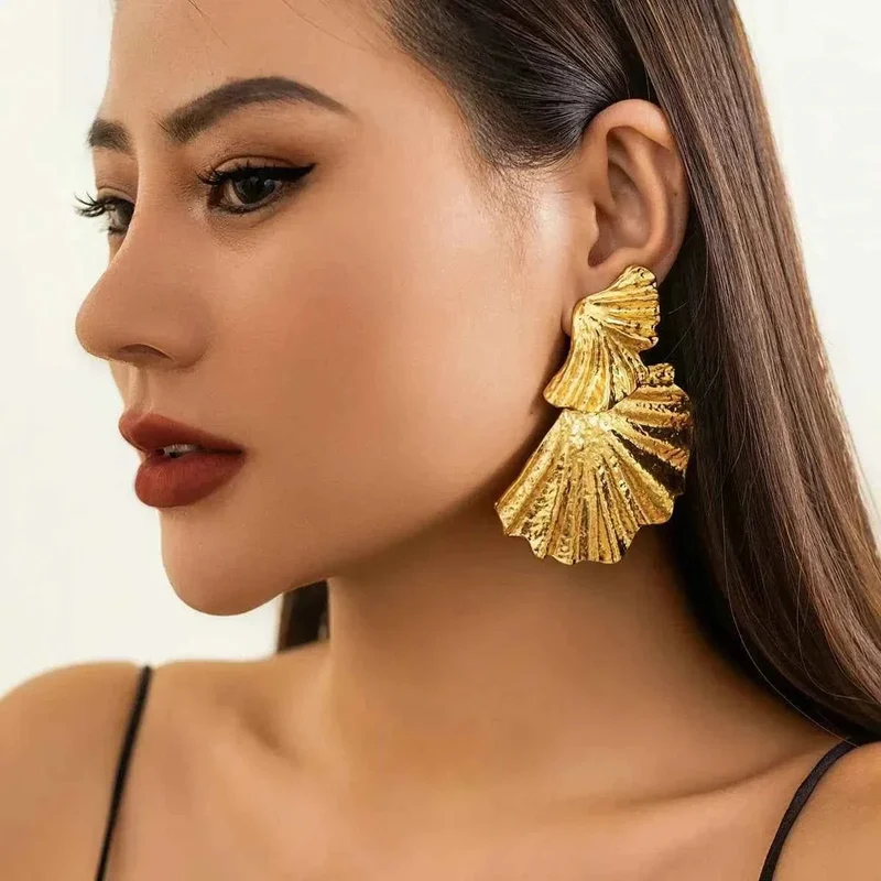 Melina – Damenohrringe mit strukturierter Fächerform im Statement-Design