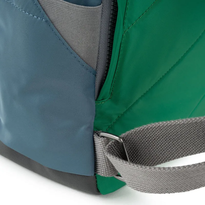 ROKA Kreativer Abfall Canfield B Kleine Tasche aus recyceltem Nylon, Edition 4