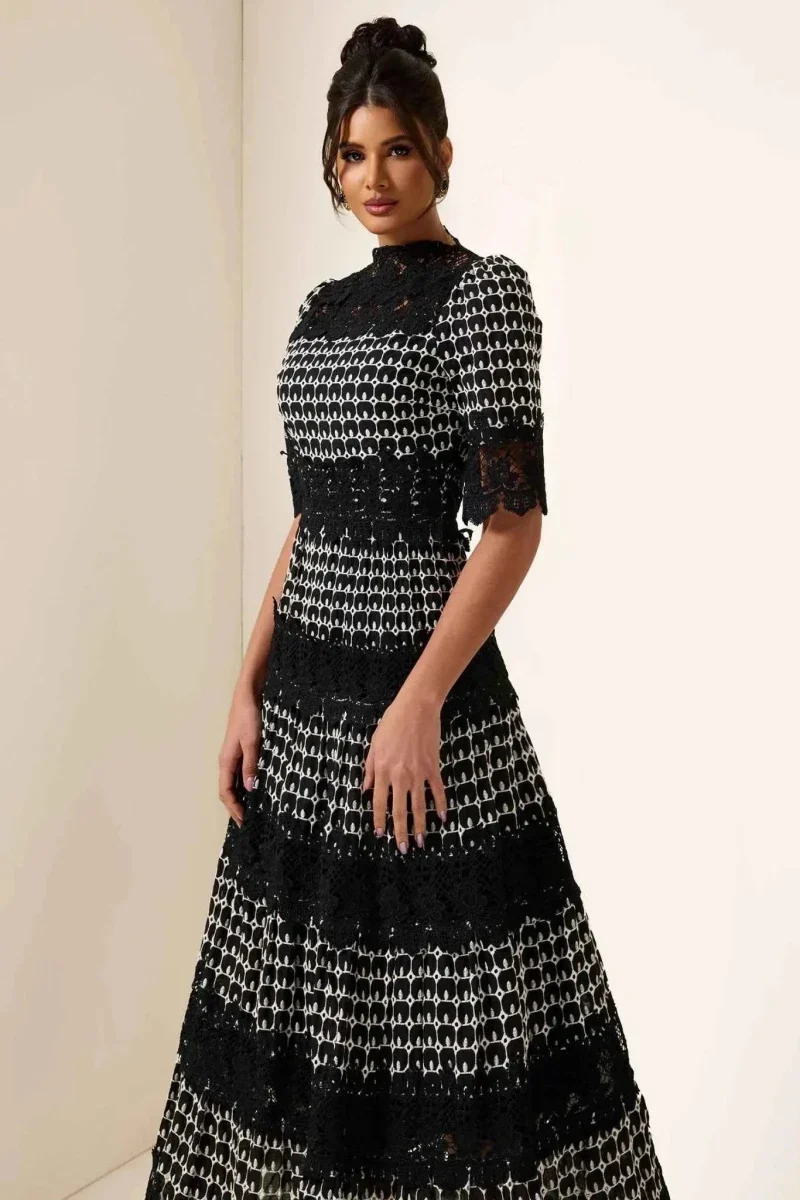 mireille – elegantes schwarzes spitzenkleid mit jacquardmuster für besondere anlässe