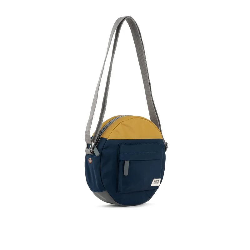 ROKA Kreativer Abfall Paddington B Midnight / Senf Kleine Tasche aus recyceltem Nylon