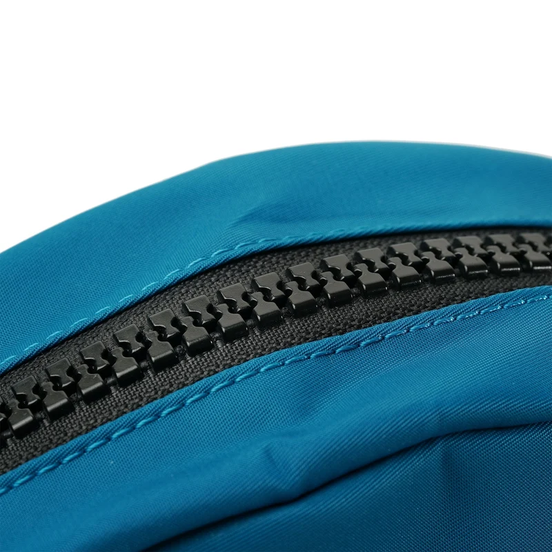 ROKA Kreativer Abfall Paddington B Black / Sea Port Kleine Tasche aus recyceltem Nylon