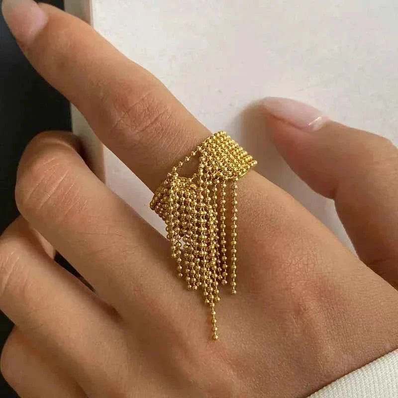 Goldener Quasten-Ring