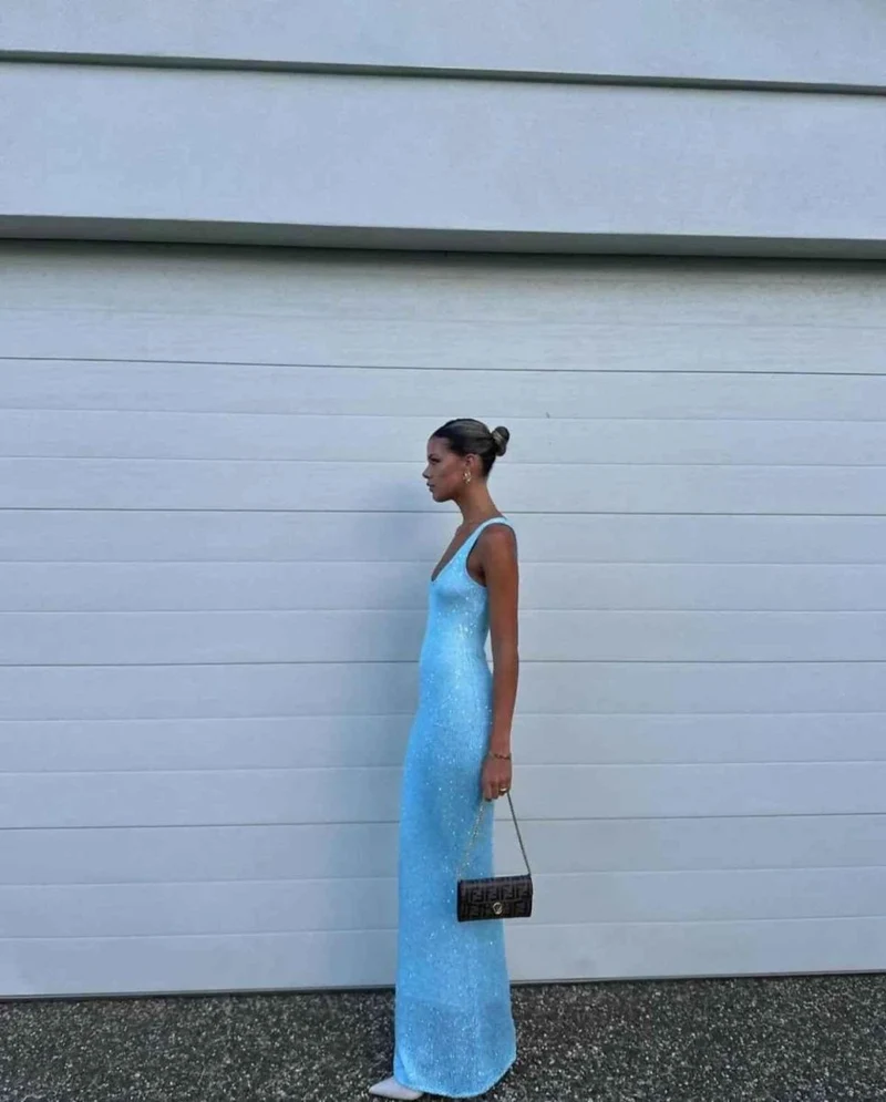 Lumi – Glitzerndes Strickkleid in Maxilänge mit Racerback