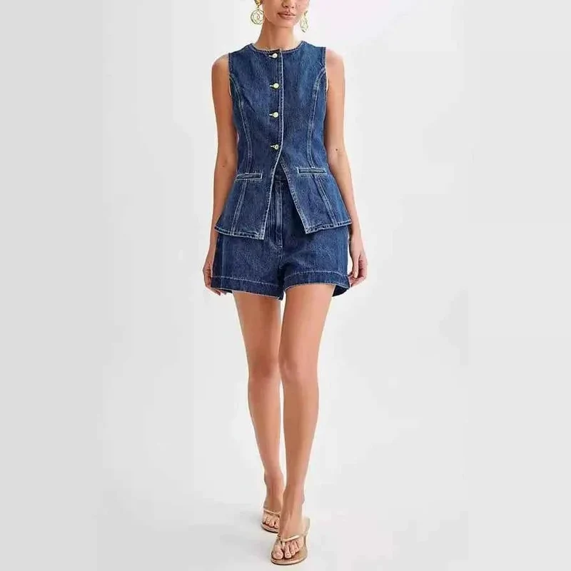 romy – ärmelloser jeans-zweiteiler mit taillierter weste & shorts