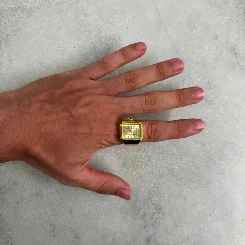 Zeitloser Charme Ringuhr