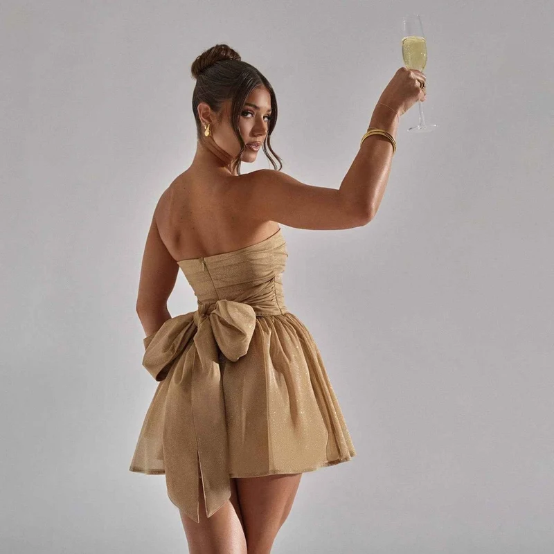 Mira – Glitzerndes, schulterfreies Tüll-Minikleid mit Schleifendetail