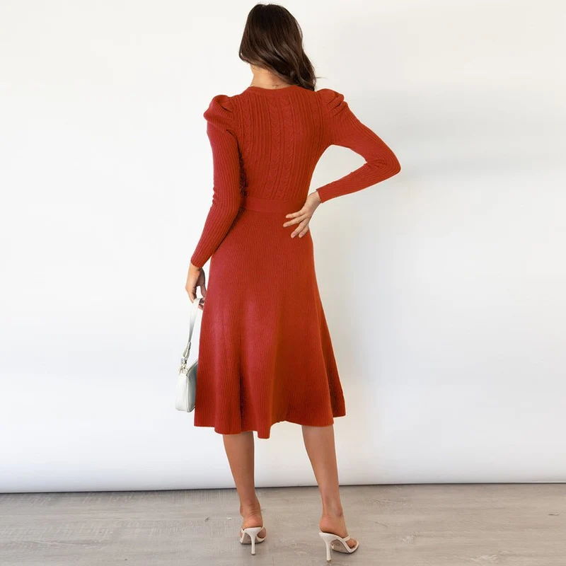 Nora – Feinstrick-Kleid mit Taillengürtel und Strukturmuster