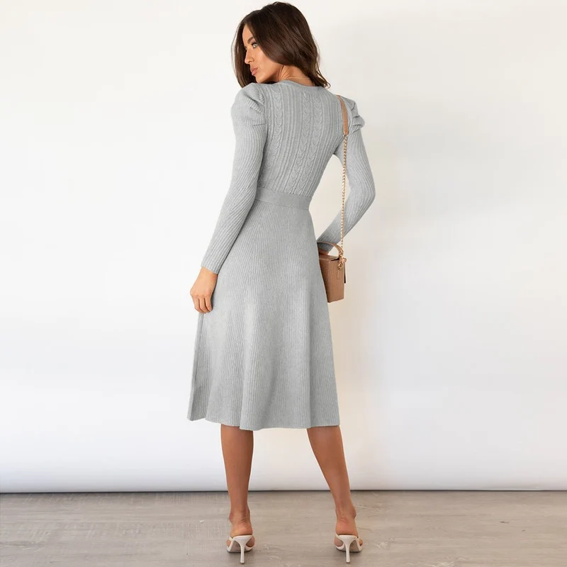 Nora – Feinstrick-Kleid mit Taillengürtel und Strukturmuster