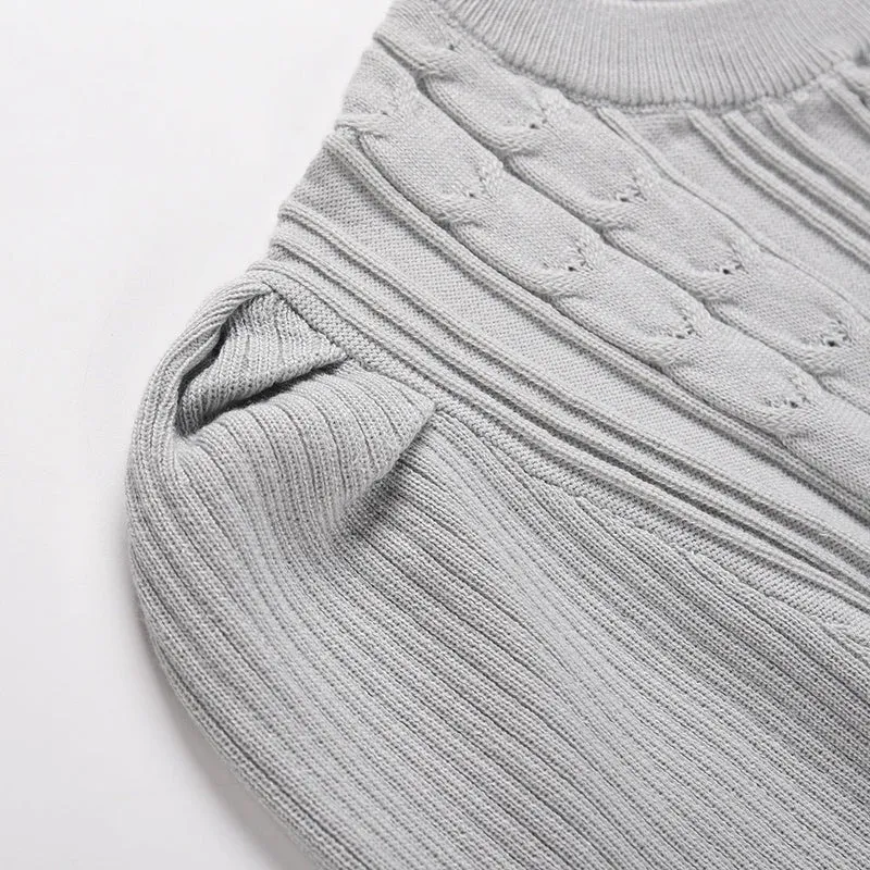 Nora – Feinstrick-Kleid mit Taillengürtel und Strukturmuster