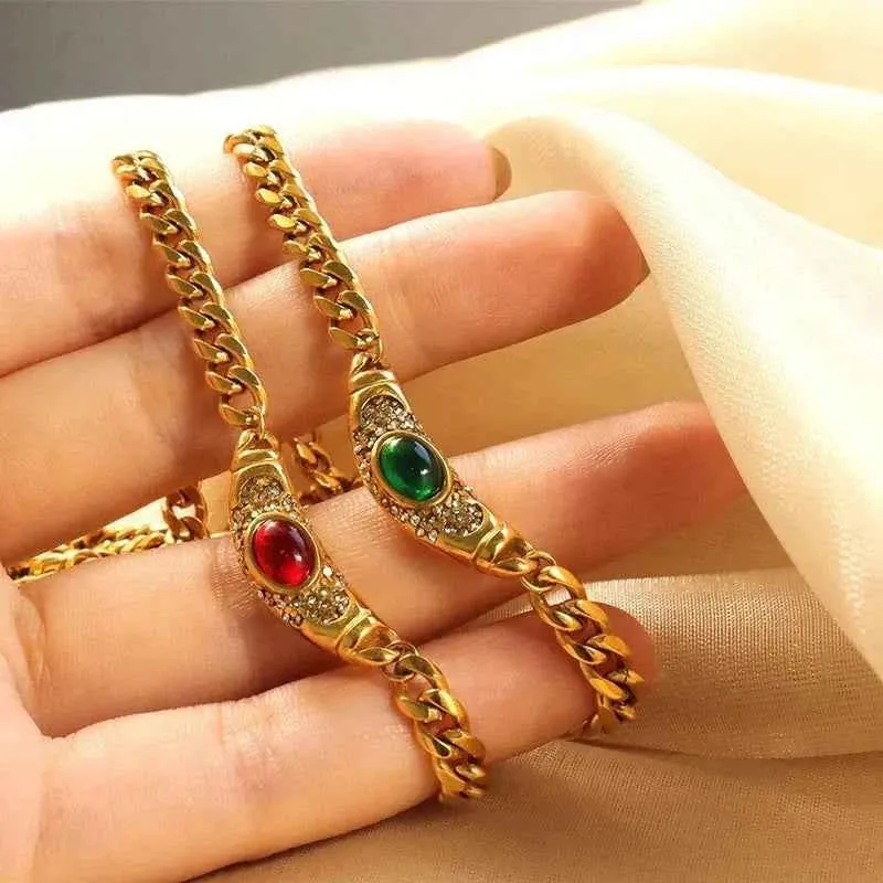Goldkette Mit Steinen