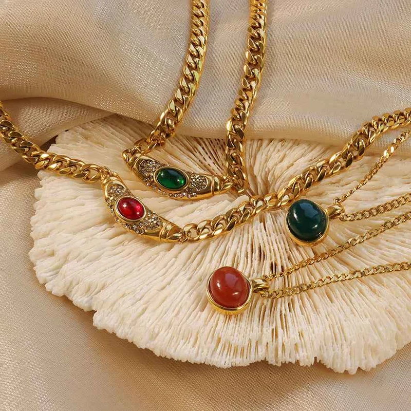 Goldkette Mit Steinen