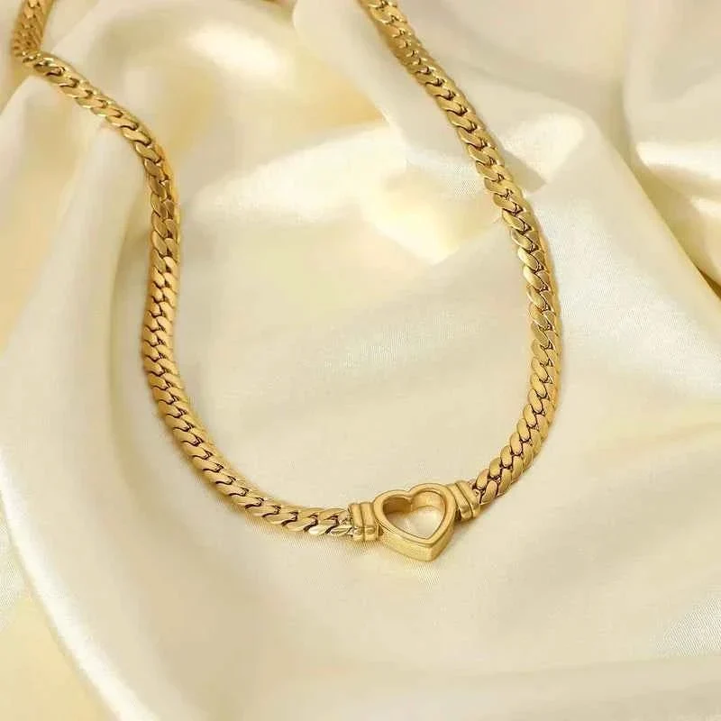 Goldene Herzkette
