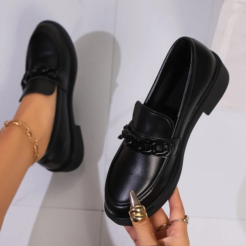 Damen nan Lack-Loafer mit auffälligem Kettendetail und gepolsterter Plateau-Laufsohle Drune