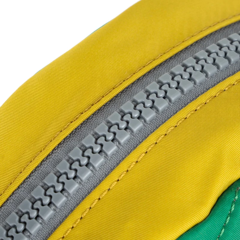 ROKA Kreativer Abfall Paddington B Kleine Tasche aus recyceltem Nylon, Edition 4